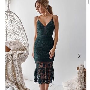 Two Sisters Elegant Lace Midi Dress in Green